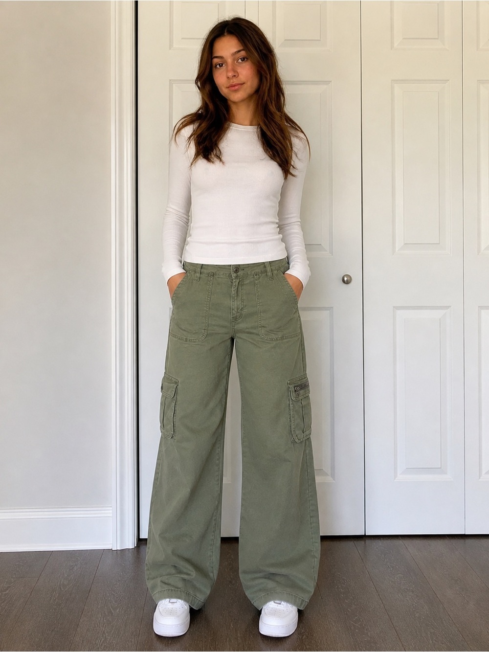 Y2K Sage Green Wide Leg Cargo Pants Off Duty Model 11/30 Women’s 8-10 Minimalist